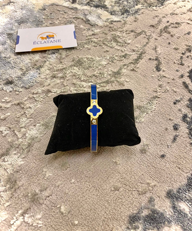 Gold & Dark Blue Plated | Singular Clover Clasp Bracelet