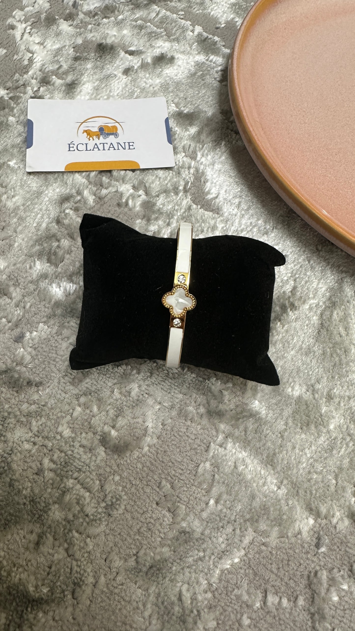 Gold & White Plated | Singular Clover Clasp Bracelet